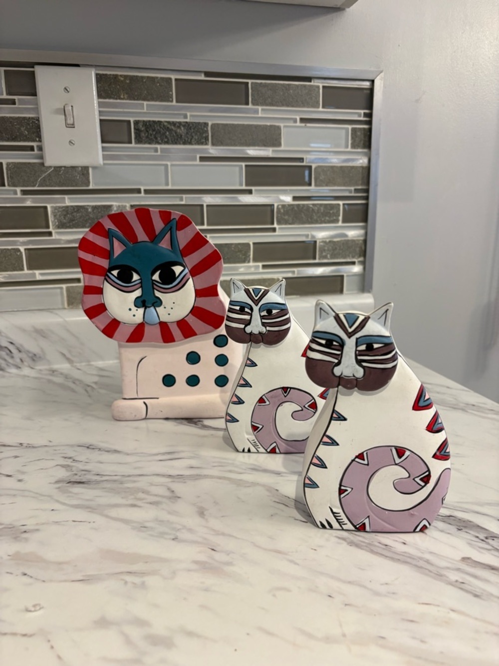 Vintage Laurel Birch style ceramic cats folk art figurines Berco